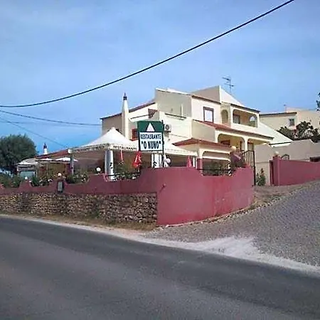 Casa Nuno فندق مبيت وإفطار لاغوا